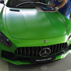 AMG GT со сколом на лобовом стекле