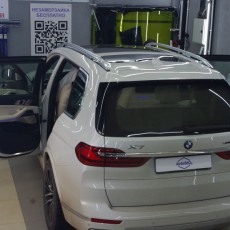 BMW X7 в центре тонировки на Рублёвском шоссе