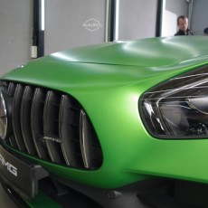 Ремонт скола на лобовом стекле Mercedes-Benz AMG GT