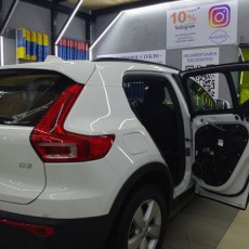 Тонировка стела на двери Volvo XC 40