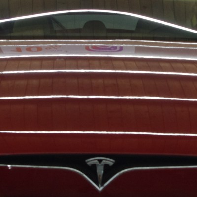 Ремонт панорамной крыши у Tesla P100D